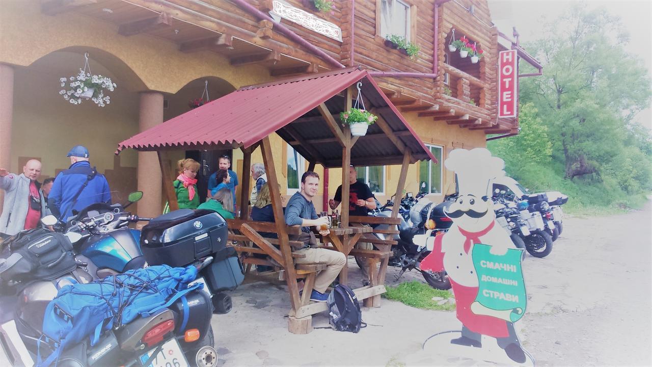 "Lian" Family Hotel & Restaurant Volosyanka  ภายนอก รูปภาพ