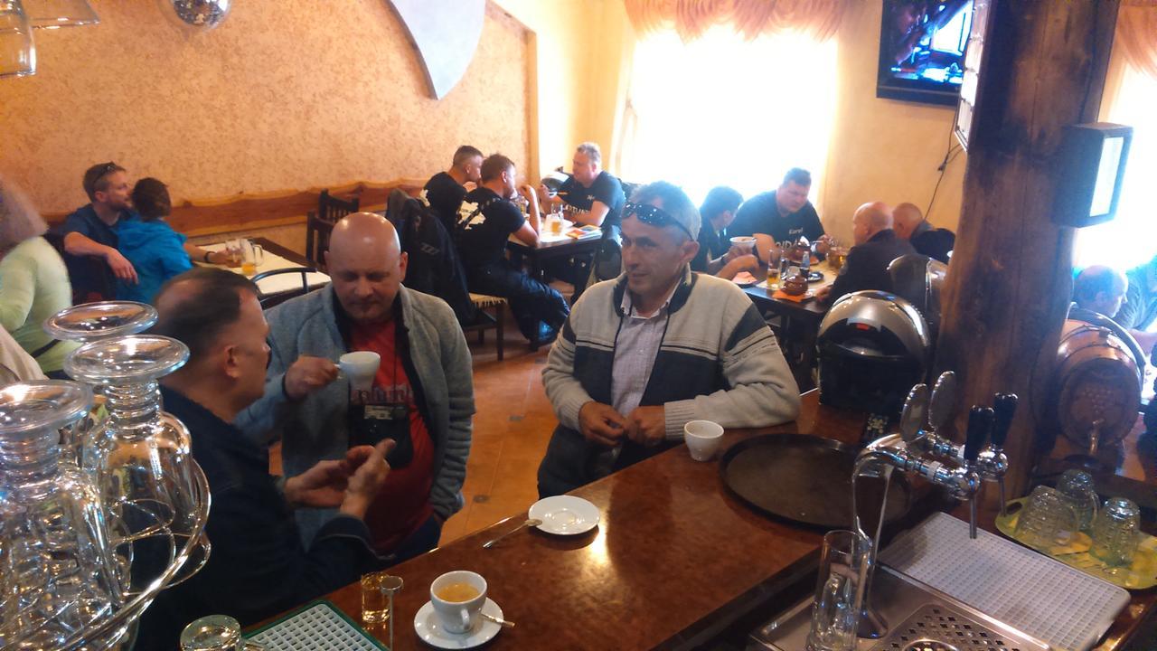"Lian" Family Hotel & Restaurant Volosyanka  ภายนอก รูปภาพ