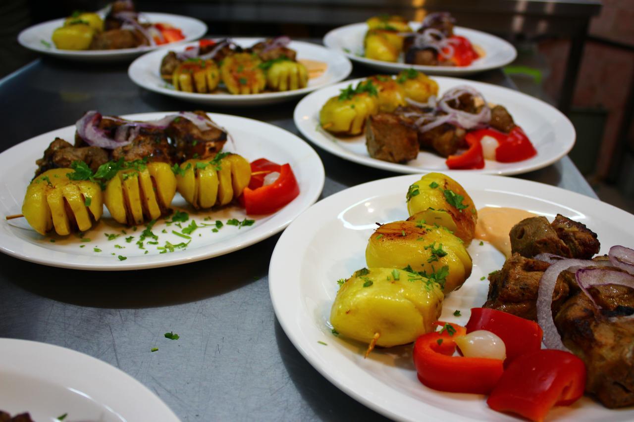 "Lian" Family Hotel & Restaurant Volosyanka  ภายนอก รูปภาพ