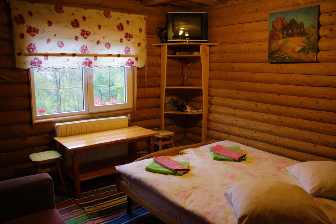 "Lian" Family Hotel & Restaurant Volosyanka  ภายนอก รูปภาพ